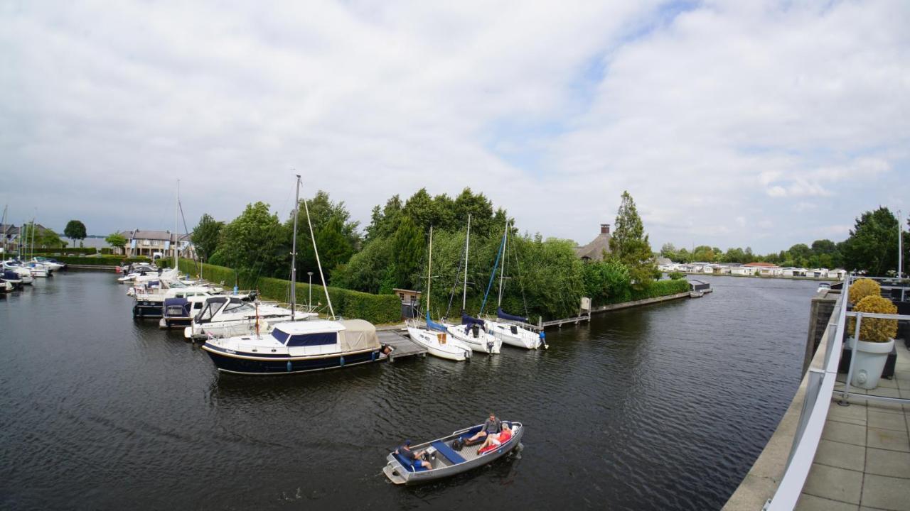 Schiphuis Giethoorn/Wanneperveen Villa Bagian luar foto